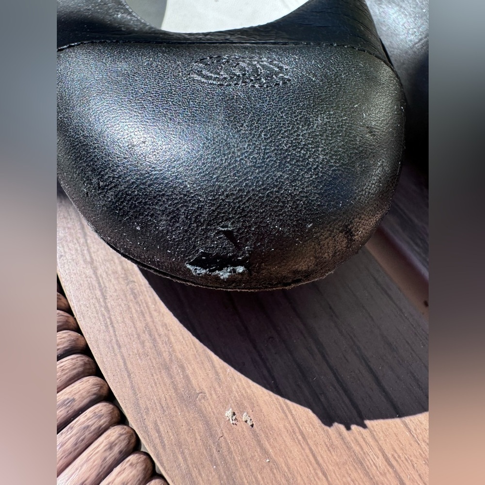 CHANEL LEATHER BALLET FLATS - Picture 5 of 7